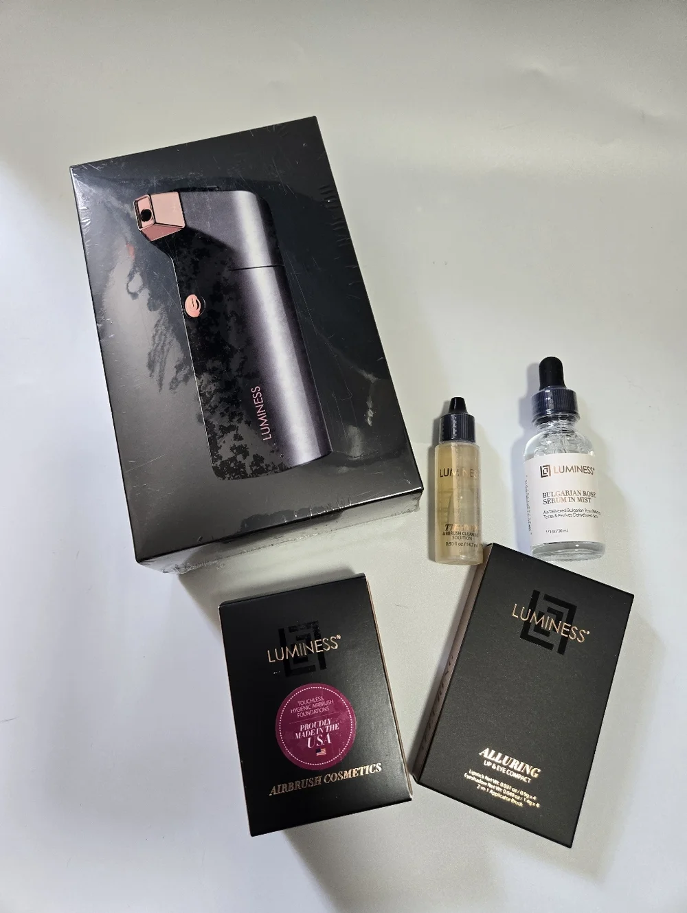 New Sealed Luminess Makeup Airbrush Set Medium Alluring Lip Eye Compact Serum